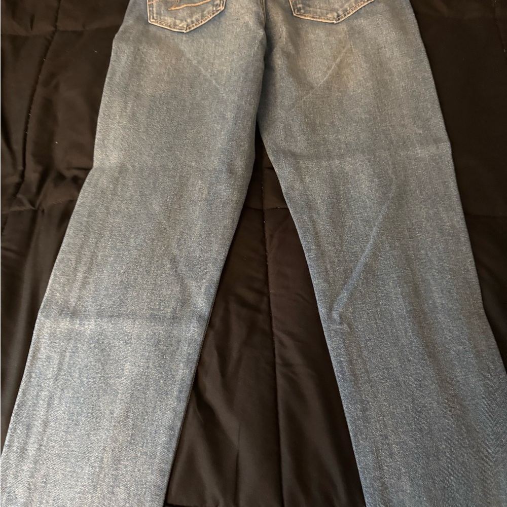 American Eagle Outfitters Classic Blue Jeans - Picture 5 of 6